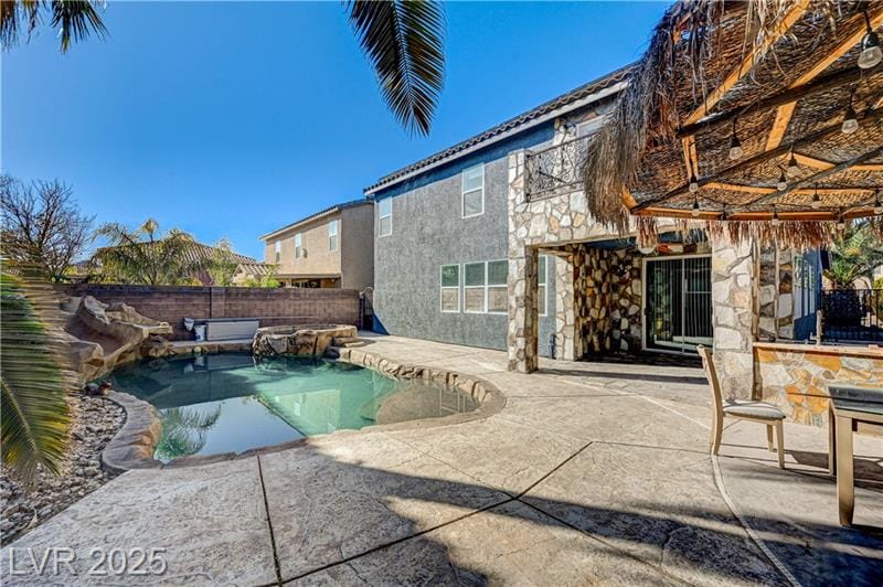 Casa de un piso con alberca y paisajismo des&eacute;rtico en Summerlin
